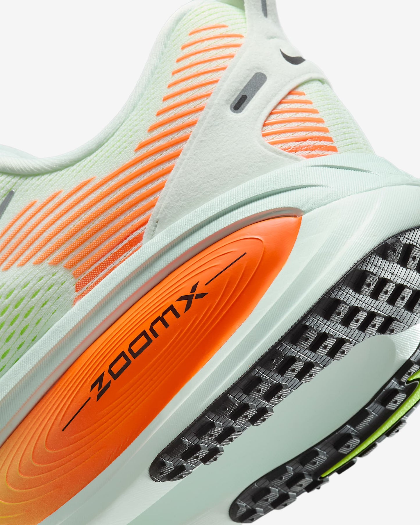 Air Zoom Vomero 18 Sneakers - Premium Brand Shoes for Men and Women