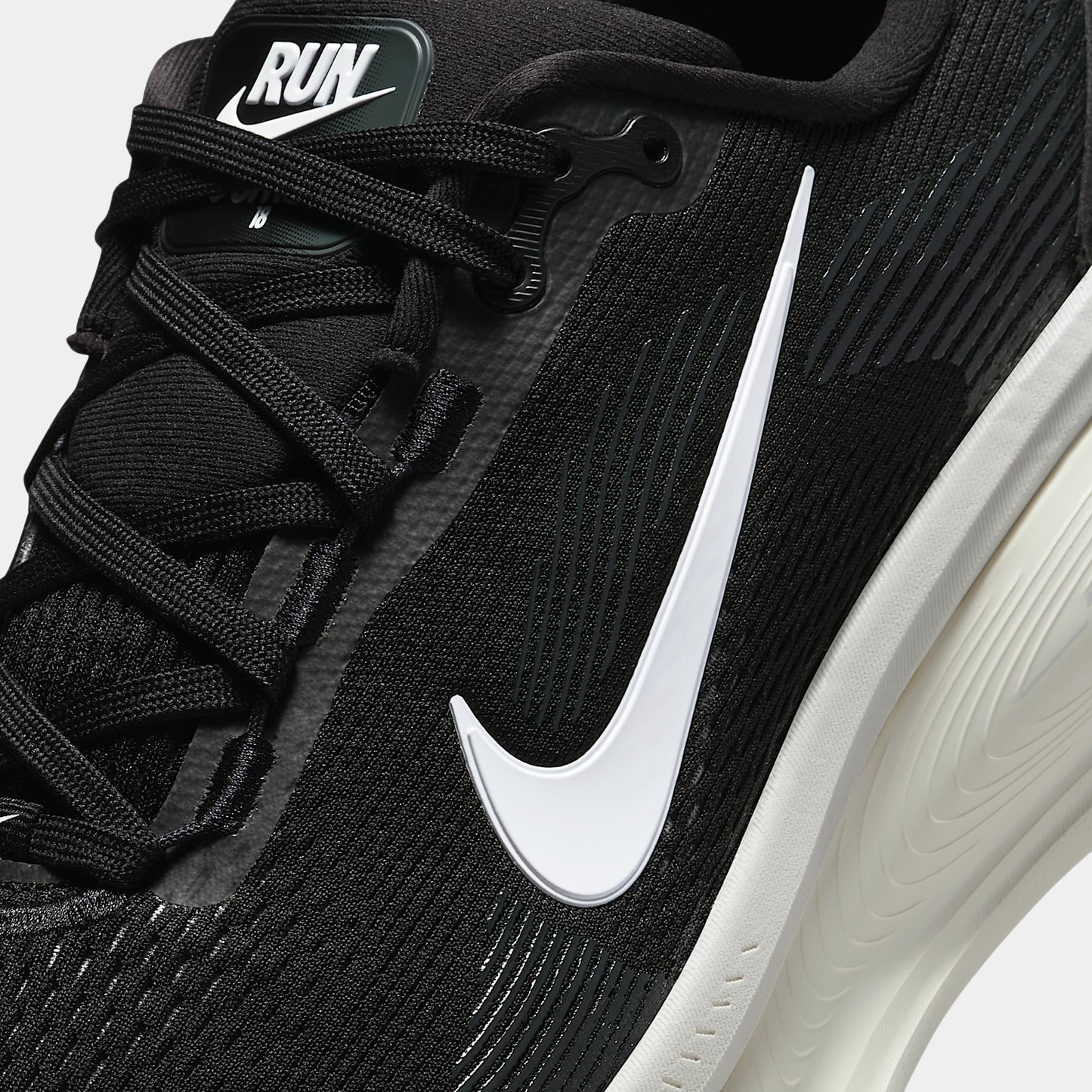 Air Zoom Vomero 18 Sneakers - Premium Brand Shoes for Men and Women
