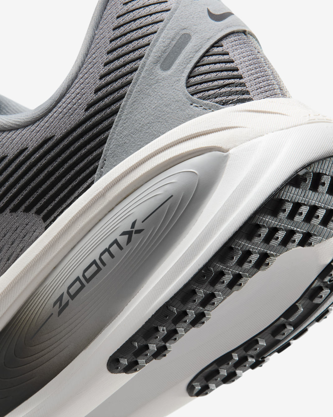 Air Zoom Vomero 18 Sneakers - Premium Brand Shoes for Men and Women
